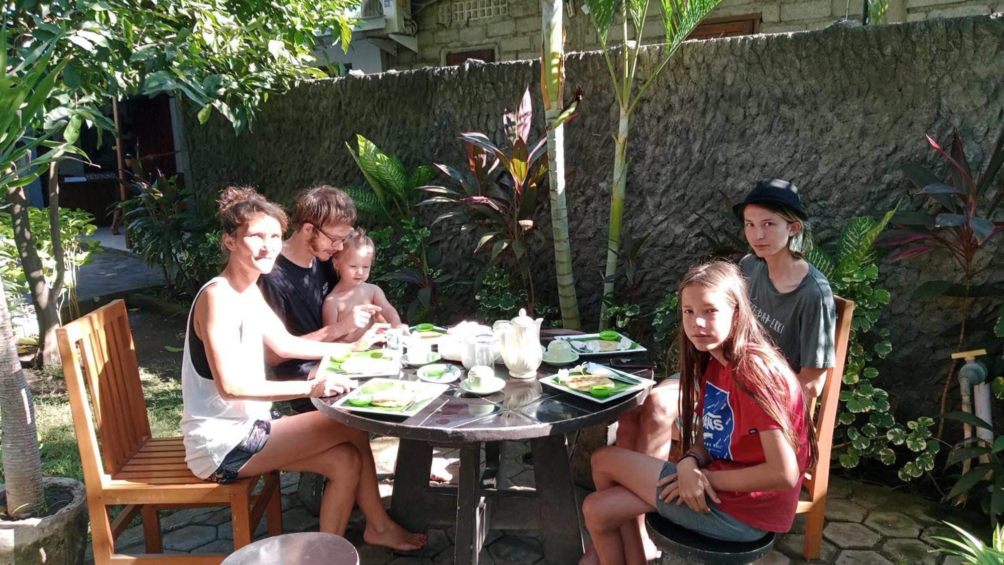 Van Santri Homestay Pemuteran エクステリア 写真